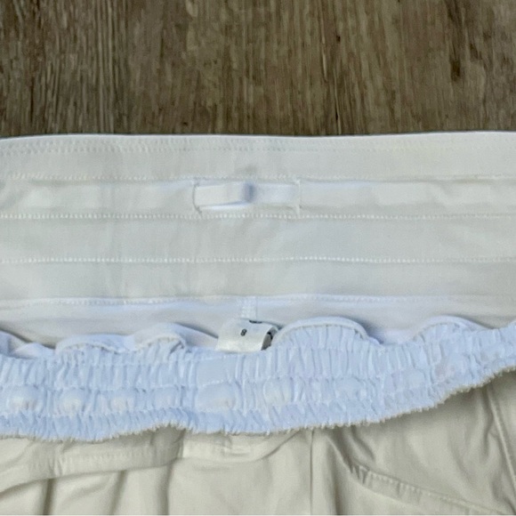 Lululemon Hotty Hot High-Rise Skirt in White Pickleball Tennis Golf Skort Size 8 - Picture 16 of 16